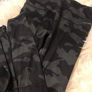 HS ACTIVE | Camo print cropped leggings